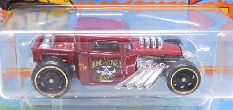 画像: 2022 HW MONSTER TRUCKS!  DUO【BONE SHAKER】 DK.RED (includes HOT WHEELS CAR)(予約不可）