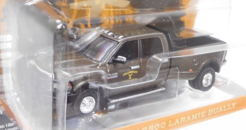 画像: 2023 GREENLIGHT HOLLYWOOD SERIES 38 【2017 RAM 3500 LARAMIE DUALLY】DK.BROWN(YELLOWSTONE) 