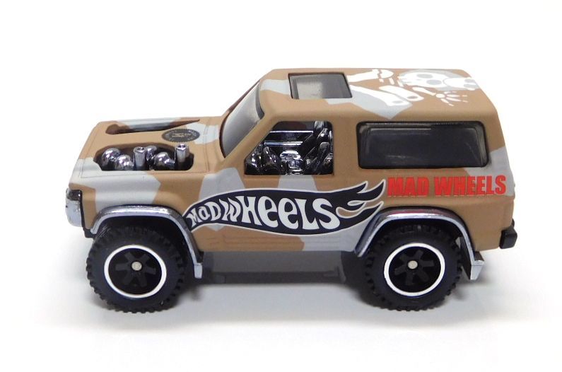 画像: MAD WHEELS (マッドホイール） 【NISSAN PATROL CUSTOM (カスタム完成品）】TAN-GRAY CAMO/RR（送料サービス適用外） 