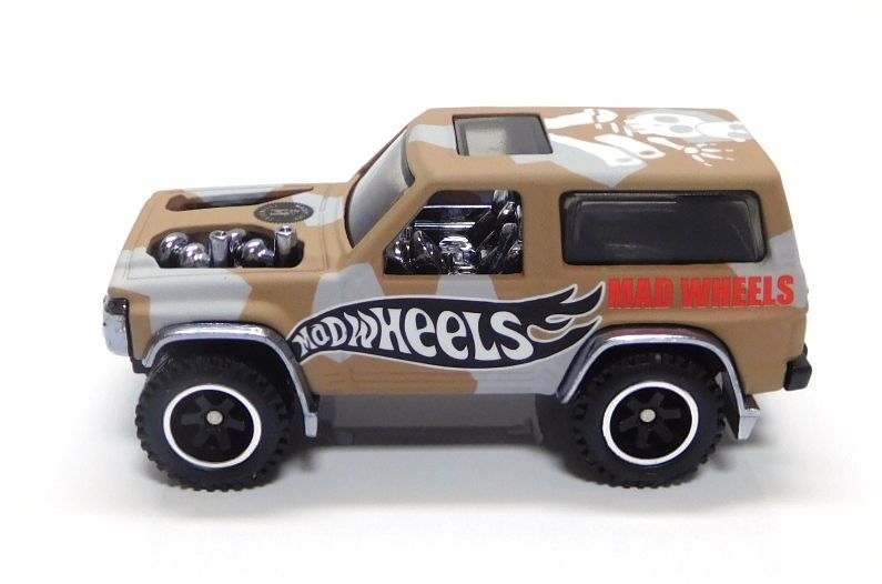 画像: MAD WHEELS (マッドホイール） 【NISSAN PATROL CUSTOM (カスタム完成品）】TAN-GRAY CAMO/RR（送料サービス適用外） 