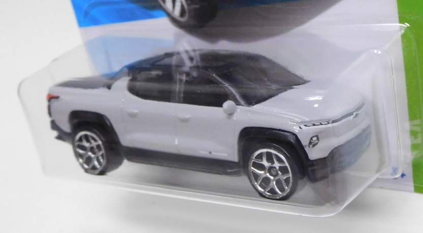 画像: 【SILVERADO EV RST】LT.GRAY