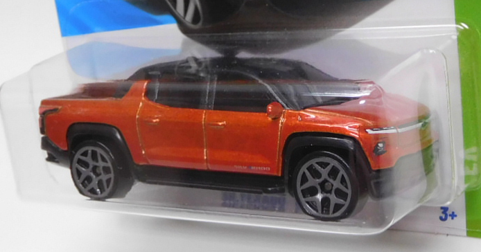 画像: 【SILVERADO EV RST】MET.ORANGE