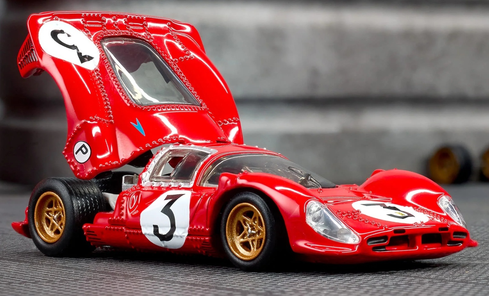 画像: 2025 RLC EXCLUSIVE "ELITE 64" 【1967 FERRARI 330 P4 (リアフード開閉）】RED/RR(お一人様1点まで）（予約不可）