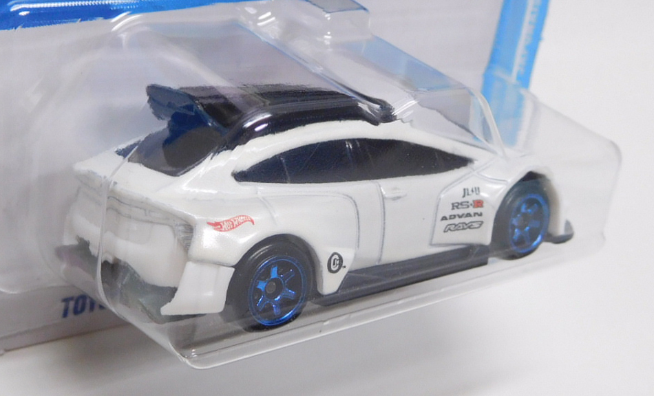 画像: 【TOYOTA PRIUS CUSTOM (ルーフボックス有り)】WHITE (NEW CAST)