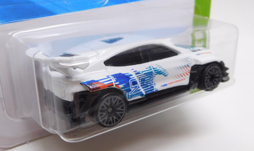 画像: 【FORD MUSTANG MACH-E 1400】WHITE