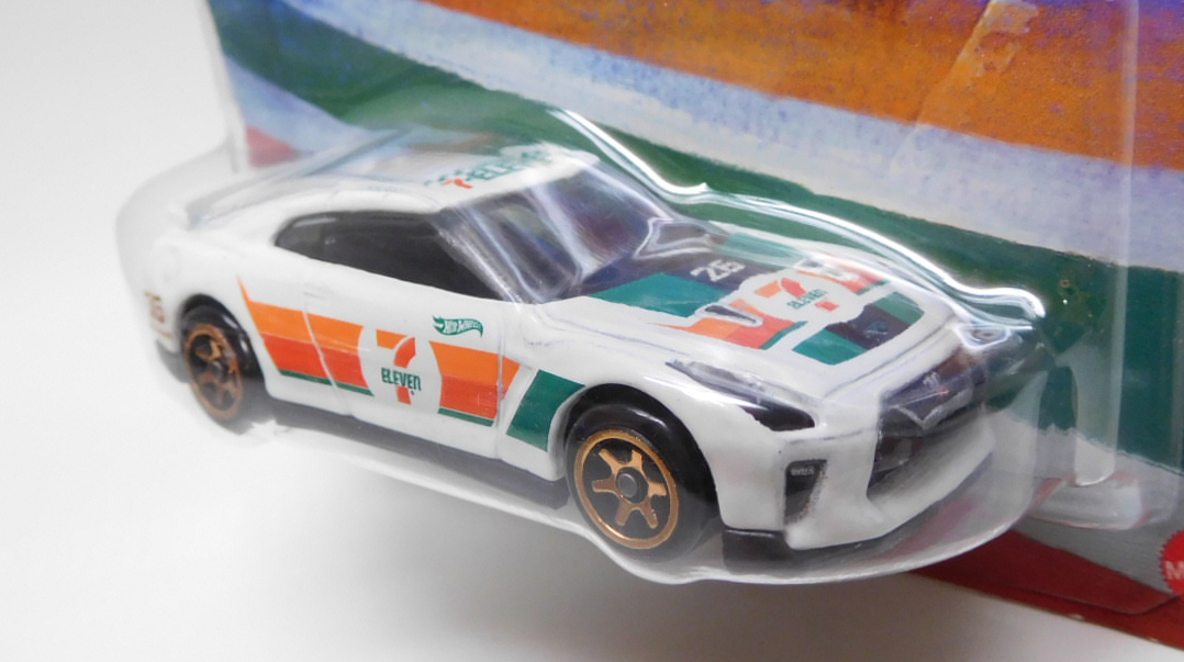 画像: 【US版】2026 HW 7-ELEVEN  EXCLUSIVE【2017 NISSAN GT-R (R35)】WHITE (予約不可)