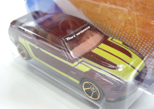 画像: 【2010 FORD MUSTANG GT】　MAROON/FTE (WALMART EXCLUSIVE WINDSHIELD HW TAMPO)