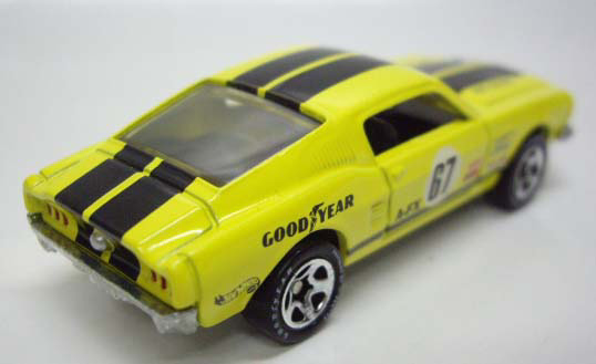 画像: LOOSE - 1998 TARGET GREAT V-8s SET 【1967 FORD MUSTANG】　YELLOW/GY 5SP