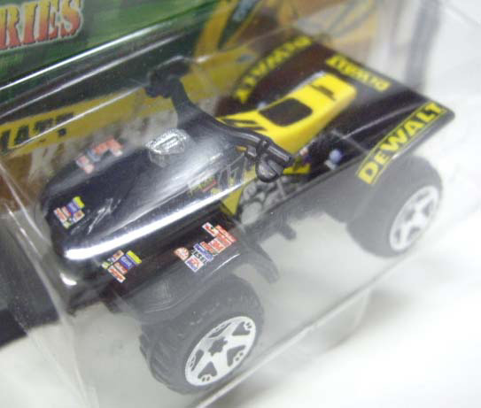 画像: 2001 HOT WHEELS RACING 【MATT KENSETH #17 TEAM DEWALT ATV】　YELLOW/U5