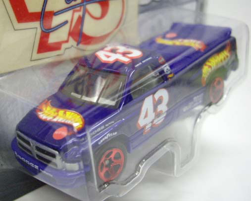 画像: 2002 HOT WHEELS RACING "STICKER"【CARLOS CONTRERAS  #43 TEAM HOT WHEELS DODGE RAM 1500】 BLUE/5SP