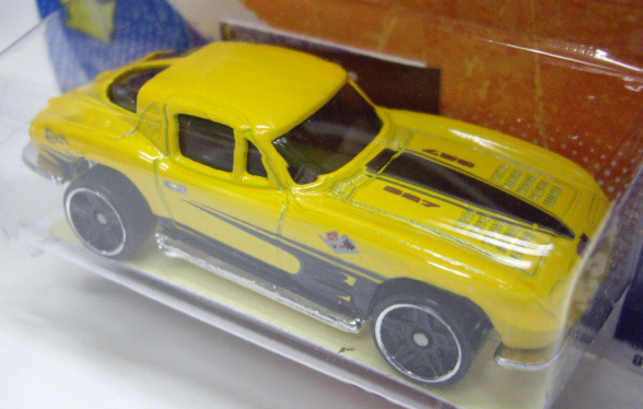 画像: LICENSE PLATE INCLUDED! 【'63 CORVETTE】　YELLOW/PR5 (WALMART EXCLUSIVE)