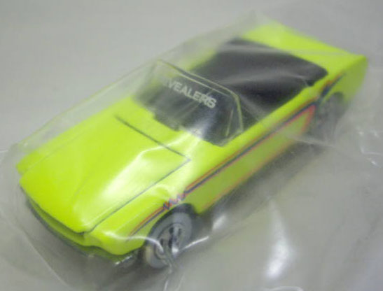 画像: BAGGIE　【'65 MUSTANG CONVERTIBLE (REVEALERS 10-PACK ONLY)】　NEON YELLOW/WW