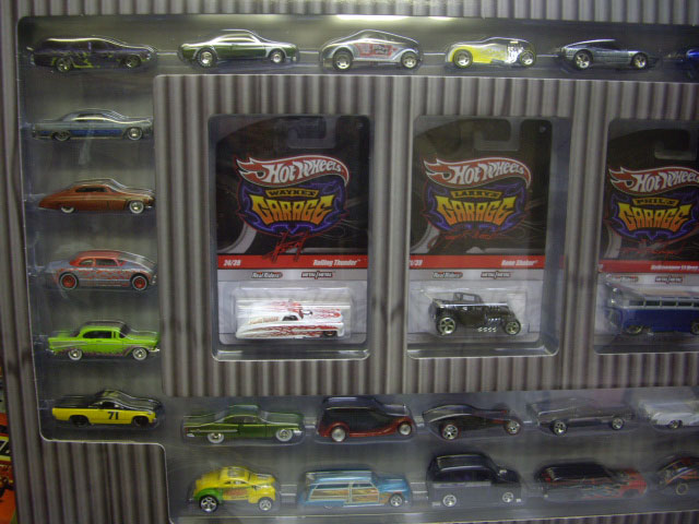 画像: WALMART EXCLUSIVE 【Hot Wheels GARAGE 2010 30 CAR SET】　