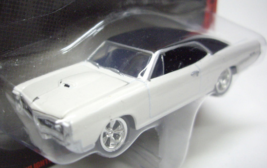 画像: FOREVER 64 EX 【1966 PONTIAC GTO】 WHITE (WAL MART EXCLUSIVE)