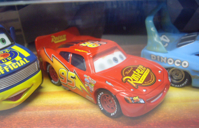 画像: PISTON CUP 3-CAR GIFT SET 【DEXTER HOOVER/LIGHTNING McQUEEN/RACE DAMAGED KING】