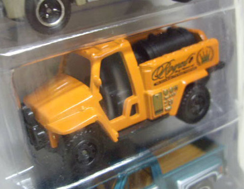 画像: 2010 MATCHBOX 5PACK - FARM RIGS No.4 【Tractor/Ford F-100 Panel Delivery/???/'75 Chevy Stepside/Ford 1997 Chevrolet Tahoe】