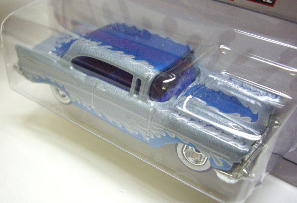 画像: WAYNE'S GARAGE CHASE 【'57 CHEVY】　MET.SILVERBLUE/RR (サイン付き）