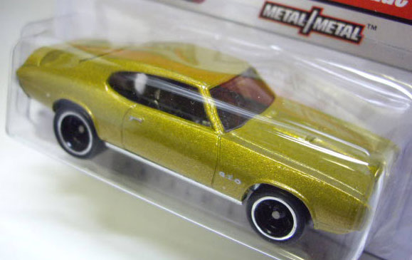 画像: 2010 PHIL'S GARAGE 【'69 PONTIAC GTO】　MET.GOLD/RR (TOYS"R"US EXCLUSIVE)