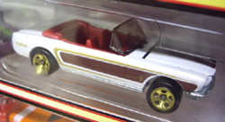 画像: HOT WHEELS 10 【'65 MUSTANG CONVERTIBLE】　WHITE/GOLD 5SP (他の9台はランダムです）