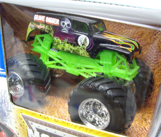 画像: 2011 MONSTER JAM 【CAR LOT CRASH PACK】 with GRAVE DIGGER