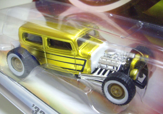 画像: 2007 1/50 CUSTOM CLASSICS 【'32 FORD SEDAN】　MET.YELLOW/RR