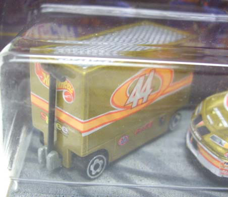 画像: 1998 HOT WHEELS PRO RACING PIT CREW 【TEAM HOT WHEELS KYLE PETTY/PONTIAC GRAND PRIX and TOOL BOX】　GOLD/RR (SPECIAL EDITION)