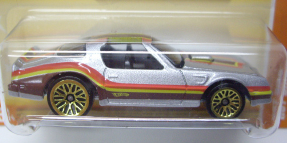 画像: 2011 WALMART EXCLUSIVE "CARS OF THE DECADES" 【HOT BIRD】 SILVER/LACE