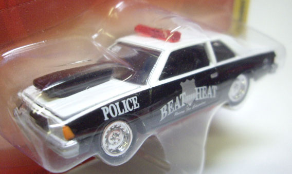 画像: FOREVER 64 R9 【OFFICER HENRY CANALES' CHEVY MALIBU】 WHITE-BLACK