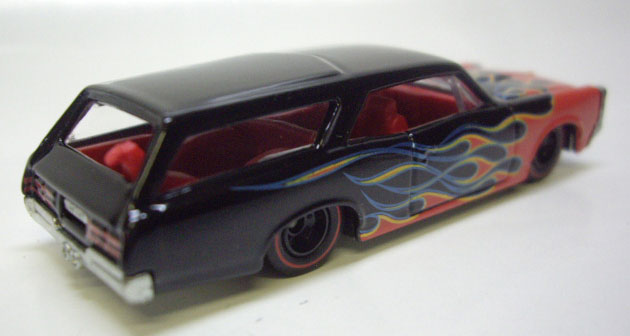 画像: LOOSE - LARRY'S GARAGE CHASE 【CUSTOM '66 GTO WAGON】　BLACK/RR (セットばらし・サイン付き）