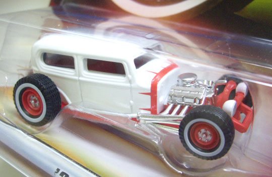 画像: 2007 1/50 CUSTOM CLASSICS 【'32 FORD SEDAN】　WHITE/RR