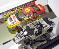 画像: HOT WHEELS PRO RACING  LEGENDS 【#5 TERRY LABONTE KELLOGG'S】　YELLOW-RED/RR