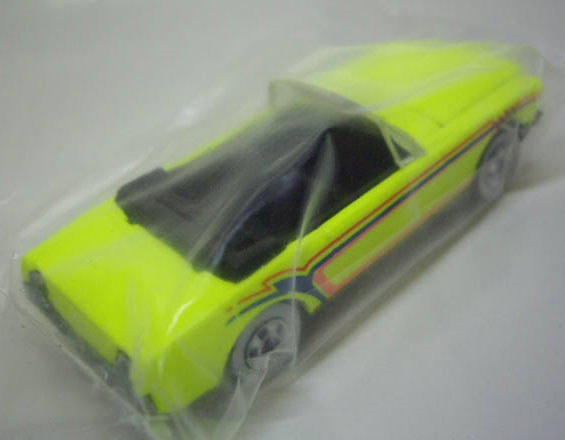 画像: BAGGIE　【'65 MUSTANG CONVERTIBLE (REVEALERS 10-PACK ONLY)】　NEON YELLOW/WW