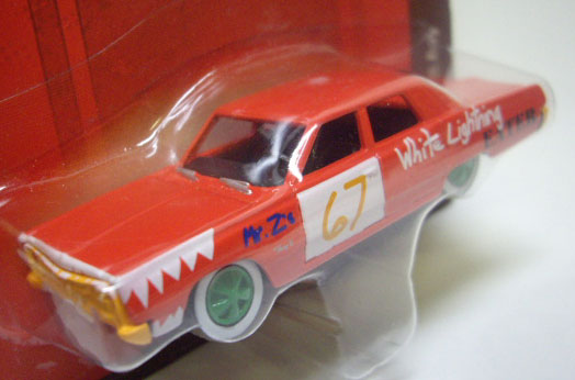 画像: 40TH ANNIVERSARY R8 【1967 PLYMOUTH FURY】　RED (DEMOLITION DERBY)(WHITE LIGHTNING TAMPO)